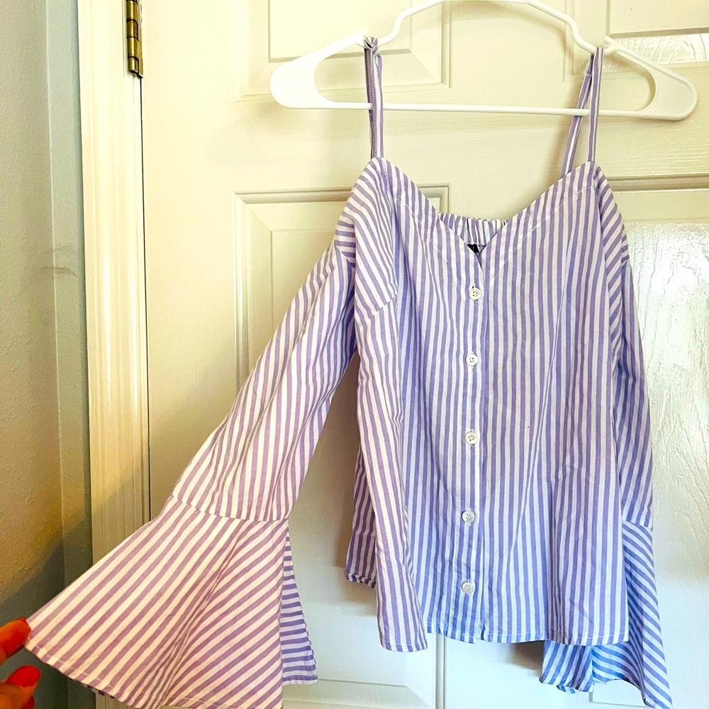 Thread story ladies top